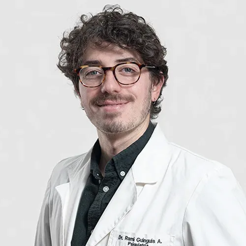 Fotografía de Dr. Rami Guinguis, profesional de CEAPSI.